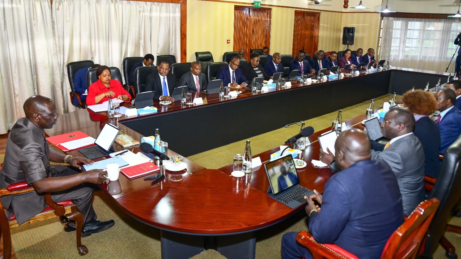 File image of President William Ruto chairing a Cabinet Meeting at Sagana State Lodge.
